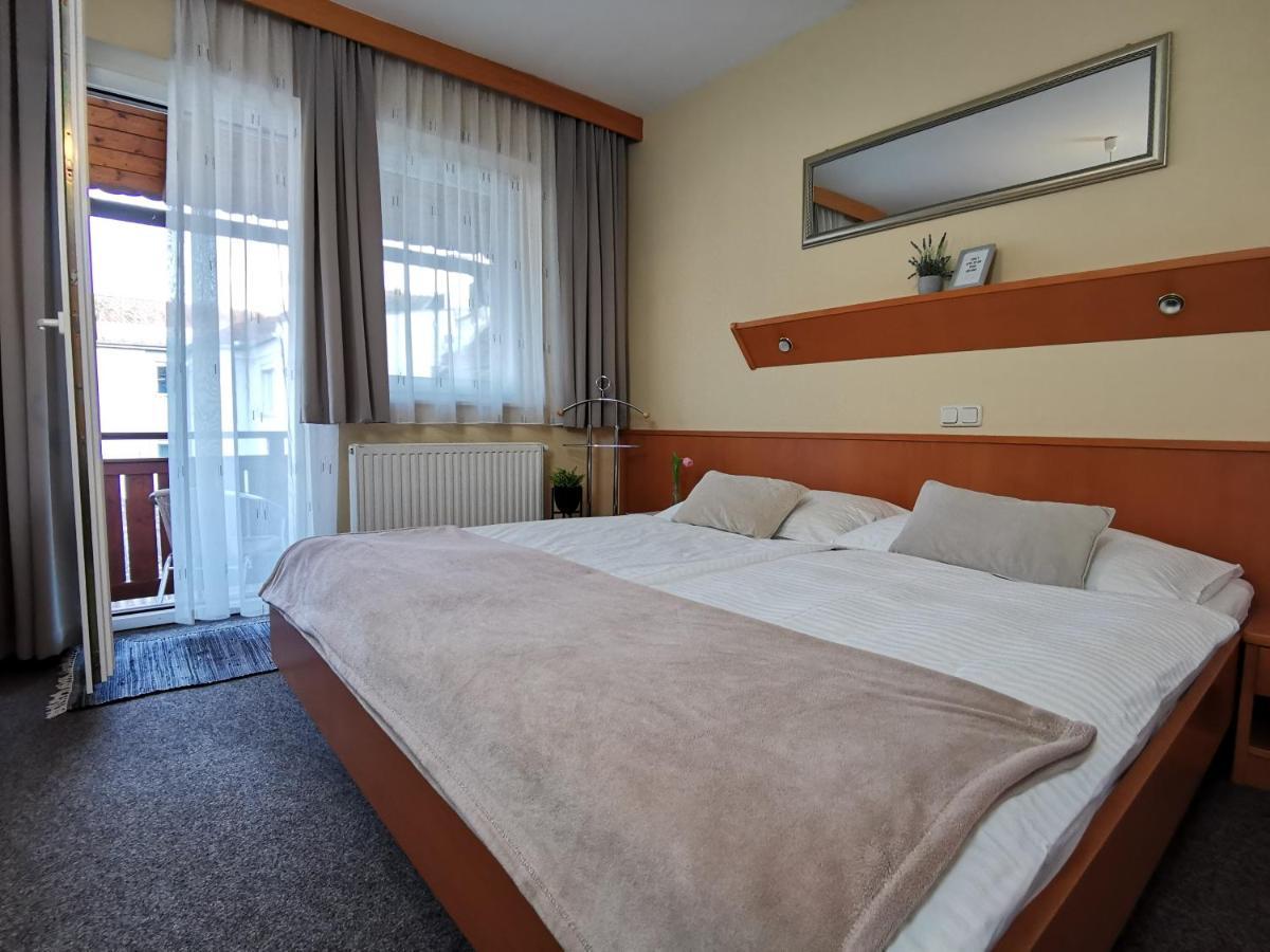 Hotel & Wirtshaus Hoedl-Kaplan Feldbach  Eksteriør bilde